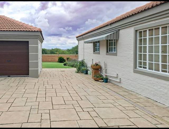 3 BEDROOM HOUSE FOR SALE IN AMBERFIELD GLEN